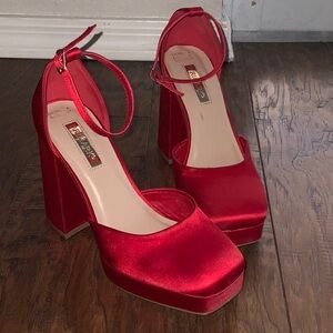 Gently Used Red Heels from Primark!